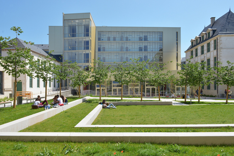 Reichen & Robert - Campus de Sciences Po